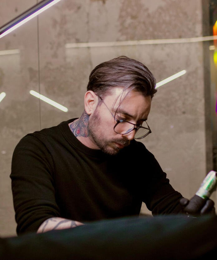 Ignacio Vicente | Fine Line tattoo Madrid Tatuador profesional especialista en líneas finas en Madrid